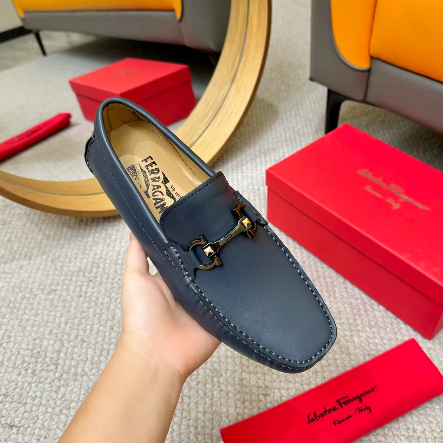 Men's men's shoes 💰420 (Yangli) Ferragamo 〰Ferragamo 2⃣️0⃣️2⃣️5️⃣ New series 👊🏻 Upper 🇮🇹 Italian imported calfskin, original outsole molding. Water-dyed sheepskin lining. The identity of every successful man is set off, and the upper and lower shoes are elegant and stable🚶🏻🚶🏻The high-end custom counter original replica is an eternal classic🔍️Number of codes: 38-46 with counter packaging